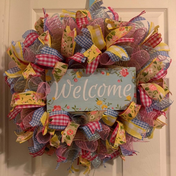 Homemade Spring Welcome Wreath - Picture 3 of 5